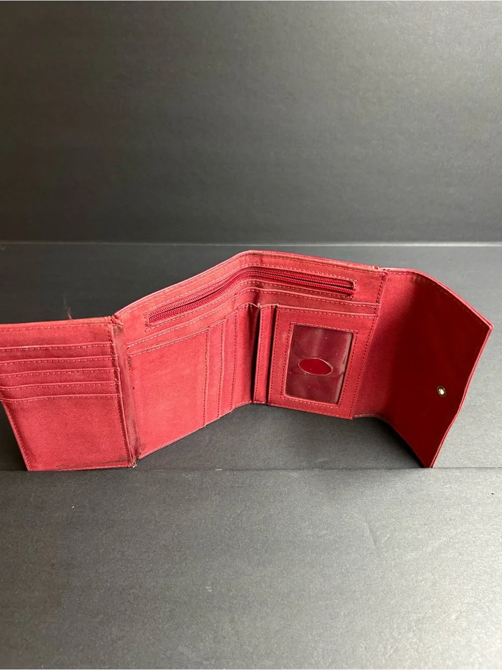 Liz Claiborne Red Faux Leather Trifold ID Credit Card Organizer Clutch
